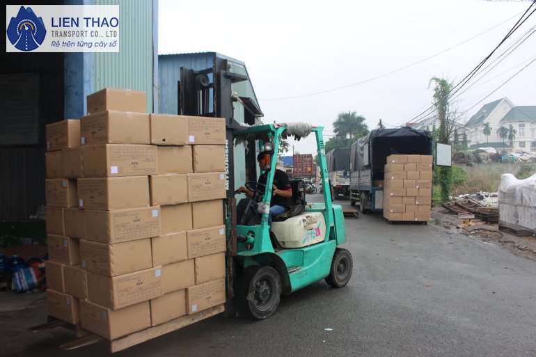 Những chuyến xe Giao hàng vận chuyển Tuy Hoà Phú Yên tới bà con vùng lũ