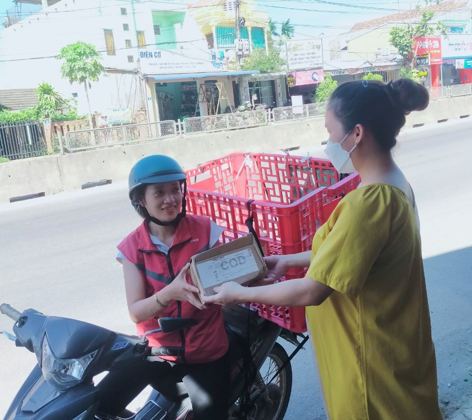 Nhân viên giao hàng J&T Express và chiến dịch ‘Giao nhận ngàn nụ cười’ 1