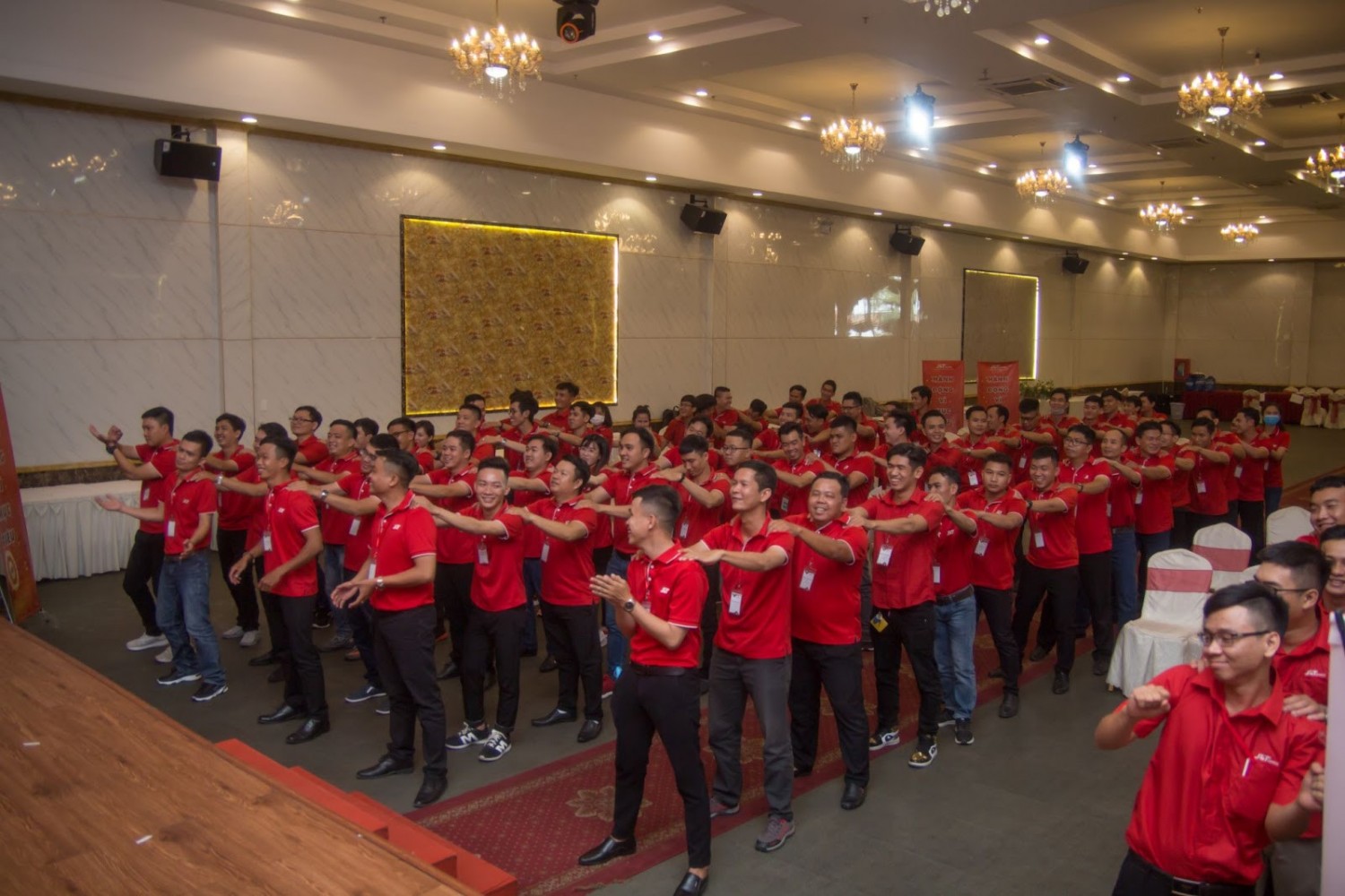 Nhân viên giao hàng J&T Express và chiến dịch ‘Giao nhận ngàn nụ cười’