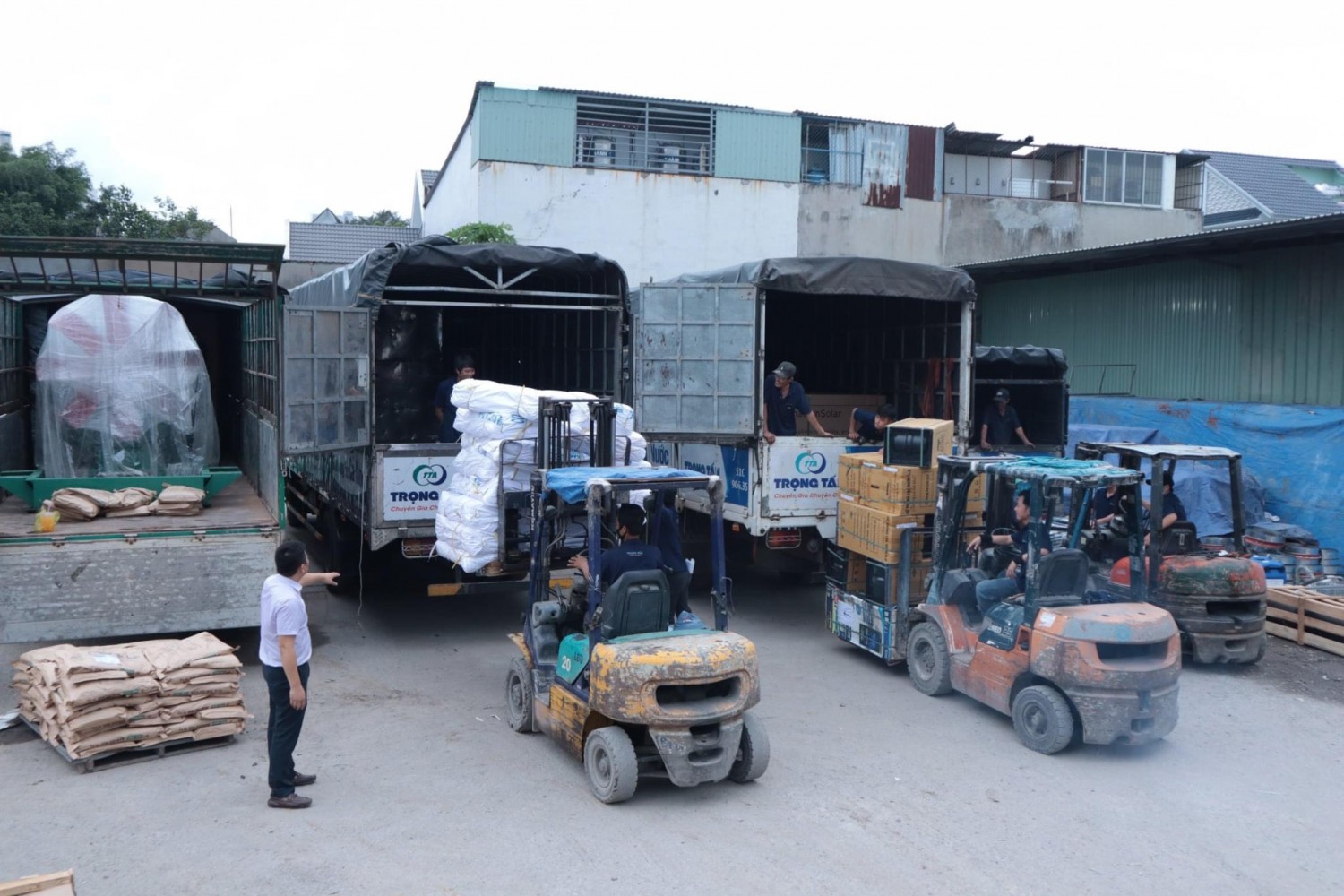 Gửi hàng vận chuyển Thủ Dầu Một Bình Dương giao phát ship đi Tam Kỳ Quảng Nam Chành nhà xe