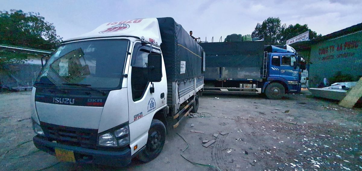 Gửi hàng Yên Bái đi Hồ Chí Minh vận chuyển chành nhà xe giao phát ship (1)
